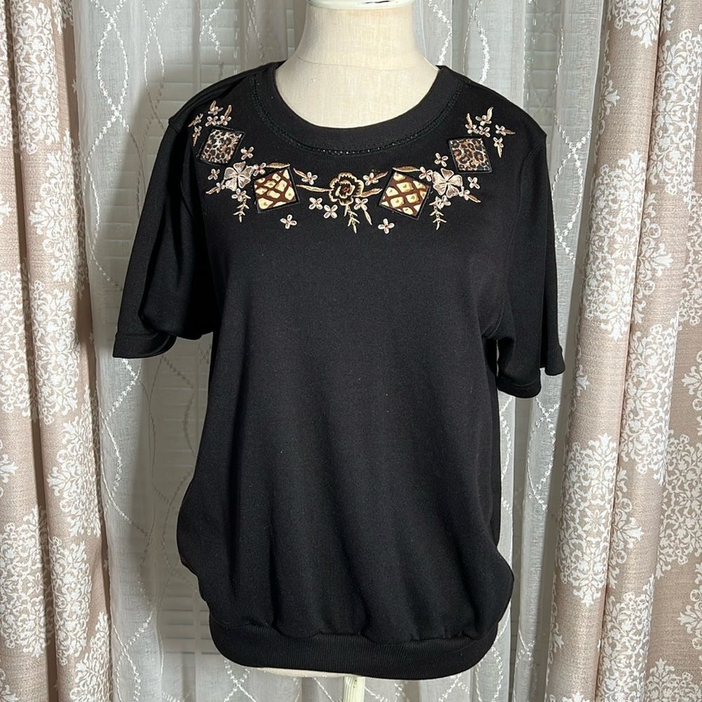 Vintage Alfred Dunner Black Short Sleeve Top with Embroidered Detail Size Small